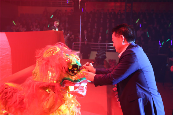 2千赢国际团盛大举行2019年春节联欢晚会 4.jpg