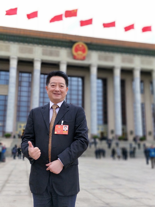 天下政协委员杨文龙（受访者供图）_副本